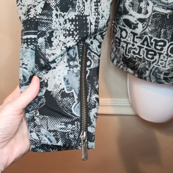 Harley-Davidson News Print Patterned Black & Gray Moto Jacket - Picture 6 of 16